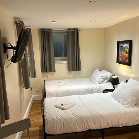 Twin Room With En-Suite EDI Eksteriør billede