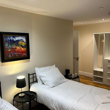 Twin Room With En-Suite EDI Eksteriør billede