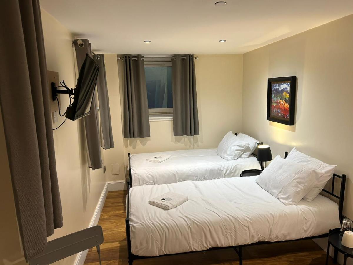 Twin Room With En-Suite EDI Eksteriør billede
