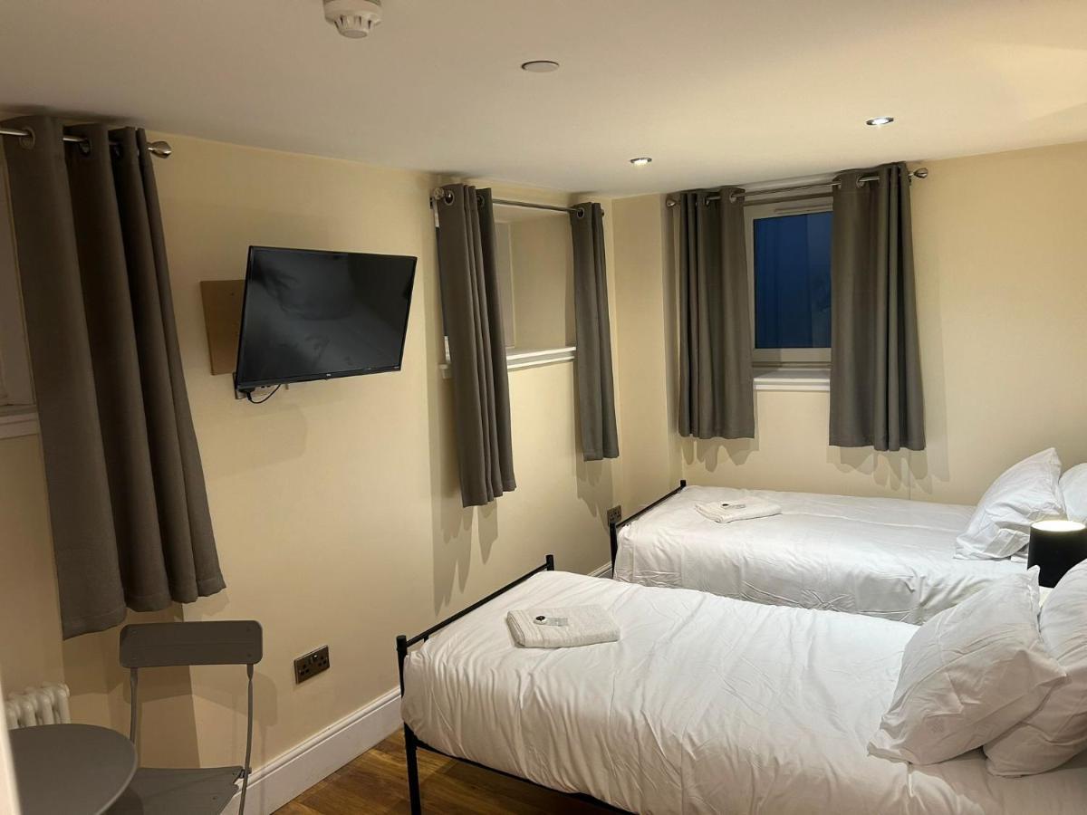 Twin Room With En-Suite EDI Eksteriør billede