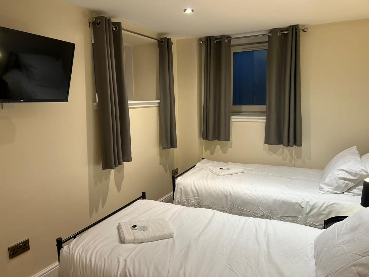 Twin Room With En-Suite EDI Eksteriør billede