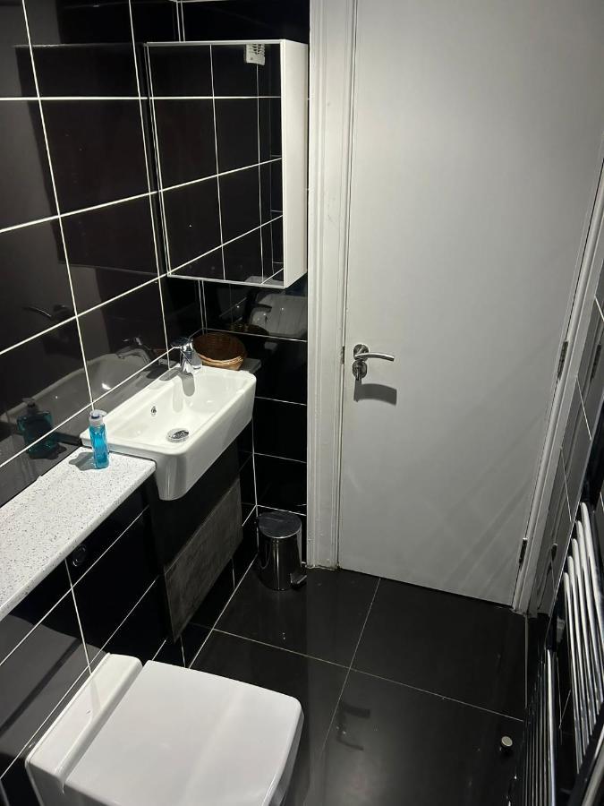 Twin Room With En-Suite EDI Eksteriør billede