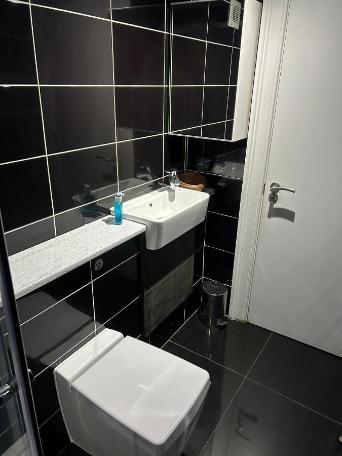 Twin Room With En-Suite EDI Eksteriør billede